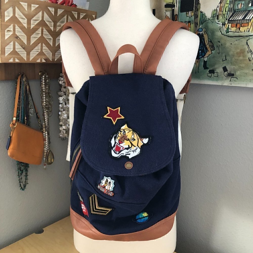 Steve Madden Navy Blue Tan Embroidery Patches Backpack Pop Culture Twee Preppy